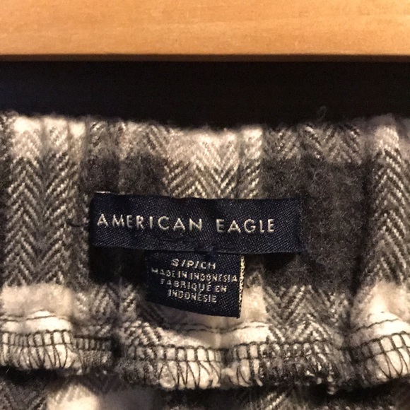 American Eagle Women’s Flannel Mini Skirt - Picture 4 of 4